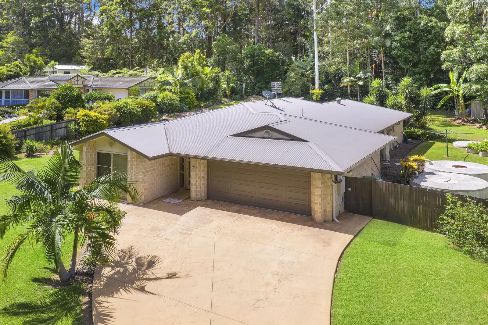 10 THE PARKWAY PLACE, MAPLETON QLD 4560 Roger Loughnan Real Estate